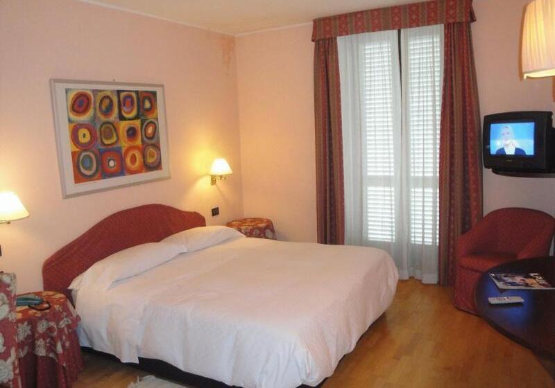 غرفة سوبيريور, Due Mondi