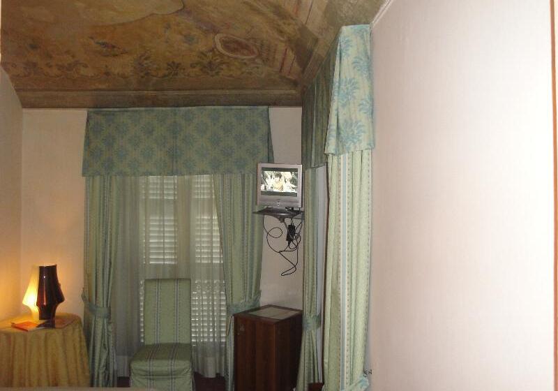 غرفة قياسية فردية, Due Mondi