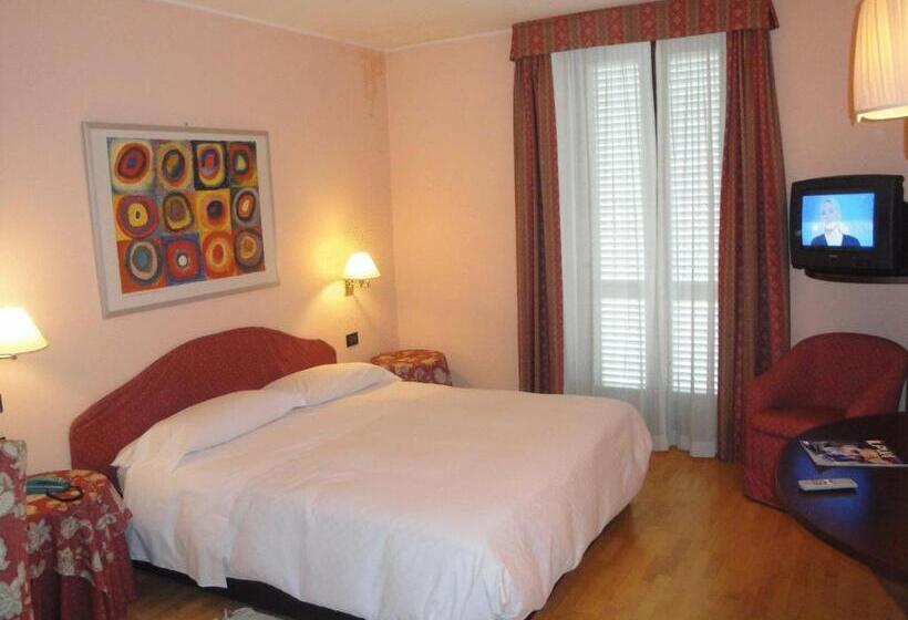 غرفة سوبيريور, Due Mondi