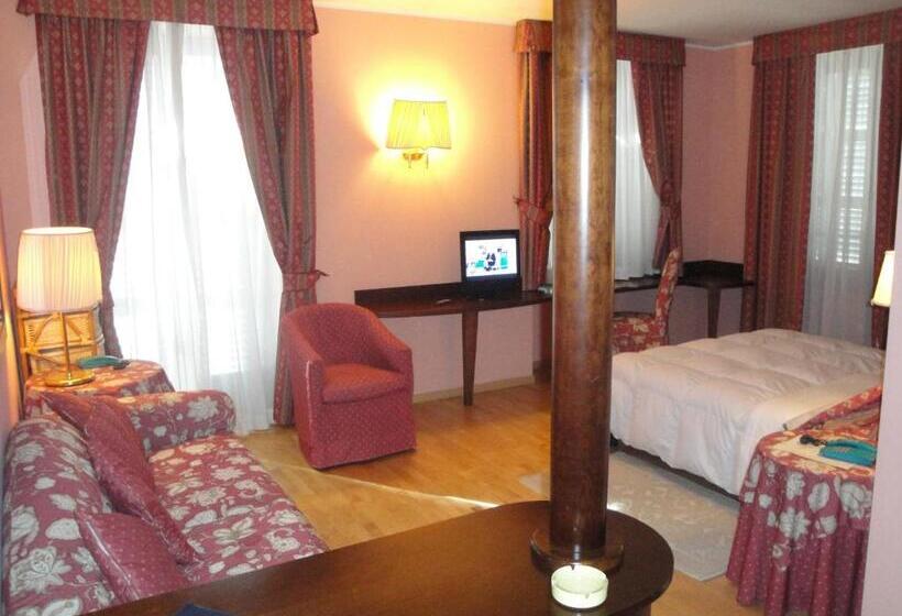 غرفة عائلية, Due Mondi