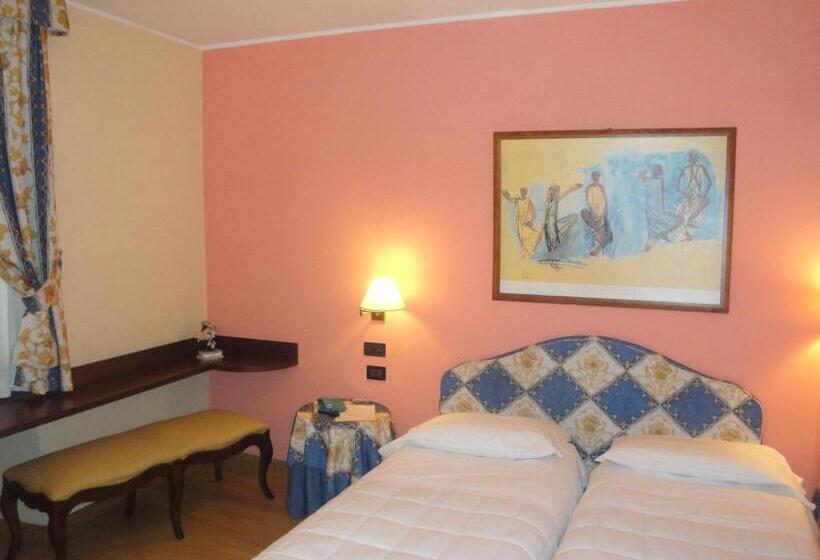 غرفة سوبيريور, Due Mondi