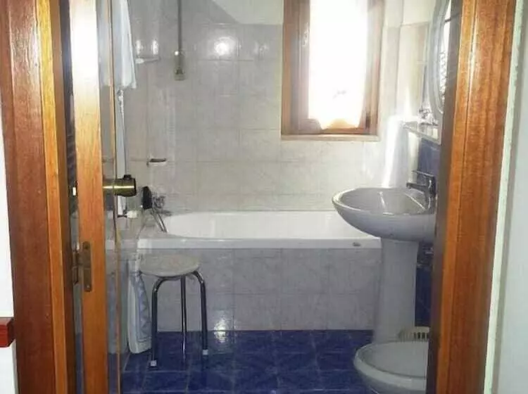 اتاق استاندارد یک نفره, Gaggiano