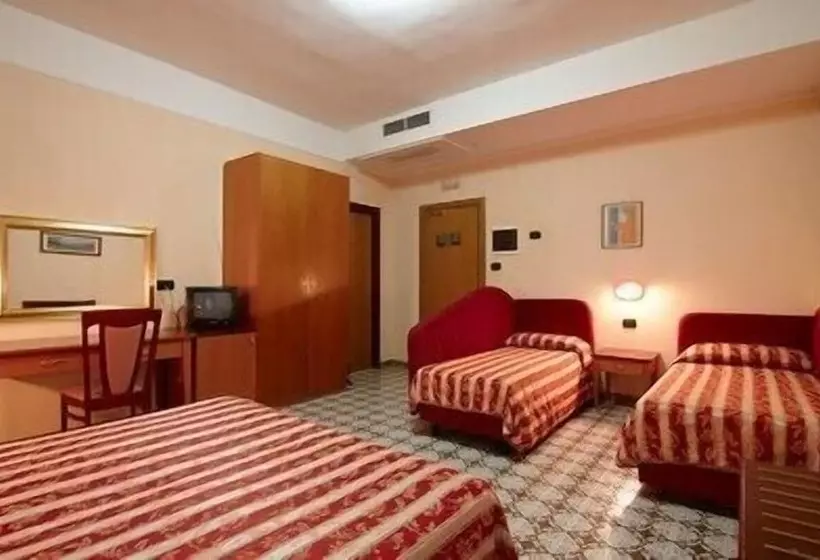 اتاق استاندارد چهار تخته, Gaggiano