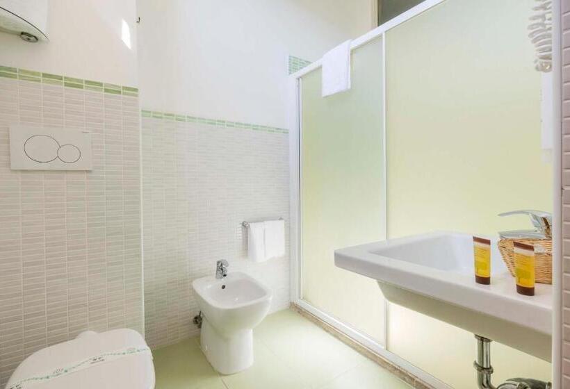 스탠다드 룸, Giancarlo