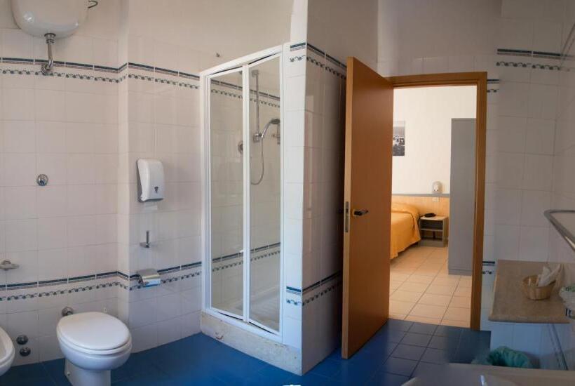 패밀리 룸, Giancarlo