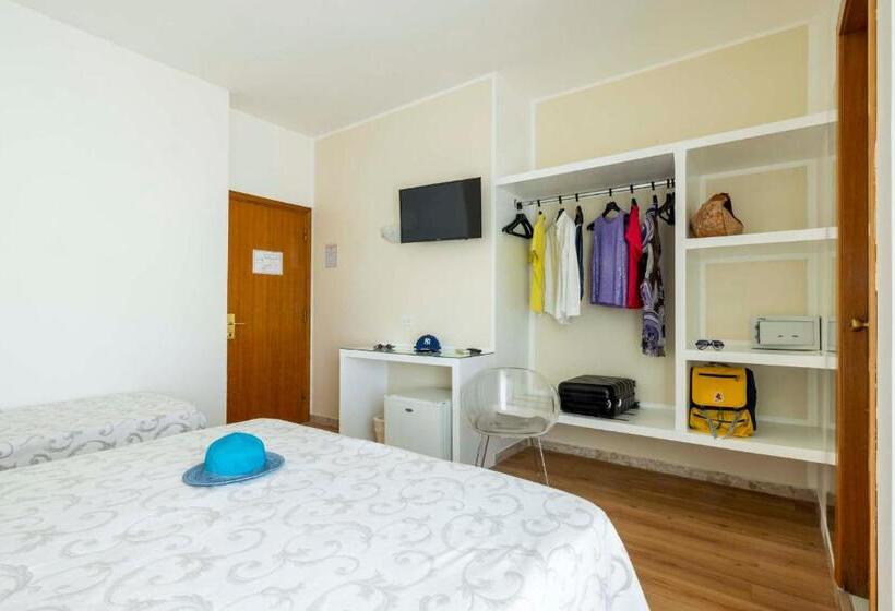 스탠다드 트리플 룸, Giancarlo