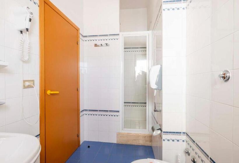 스탠다드 룸, Giancarlo