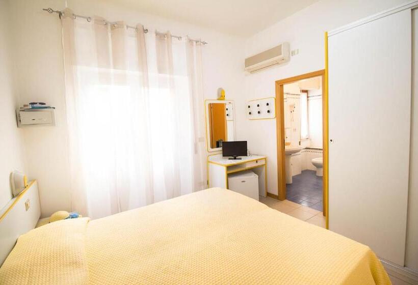 스탠다드 룸, Giancarlo