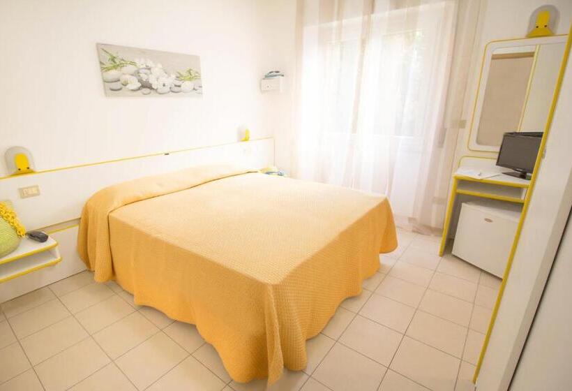 스탠다드 룸, Giancarlo