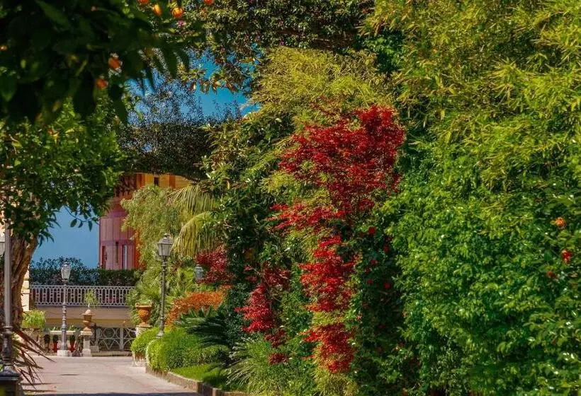 Camera Standard Vista Giardino, Grand Hotel Excelsior Vittoria