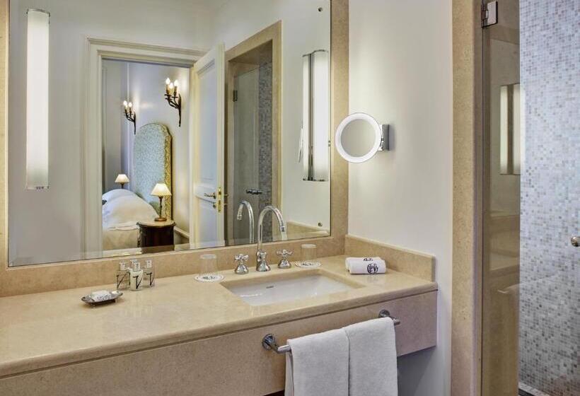 스탠다드 룸 가든 전망, Grand Hotel Excelsior Vittoria