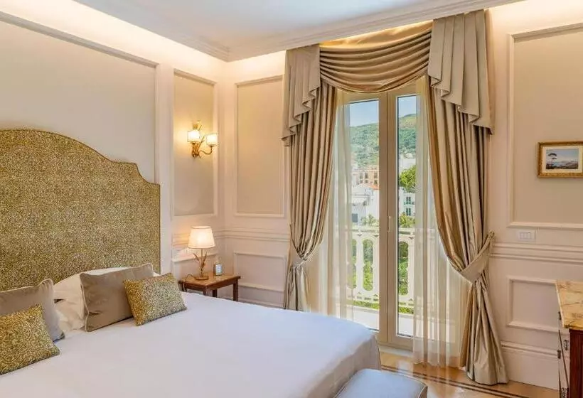 Junior Suite Vista Giardino, Grand Hotel Excelsior Vittoria