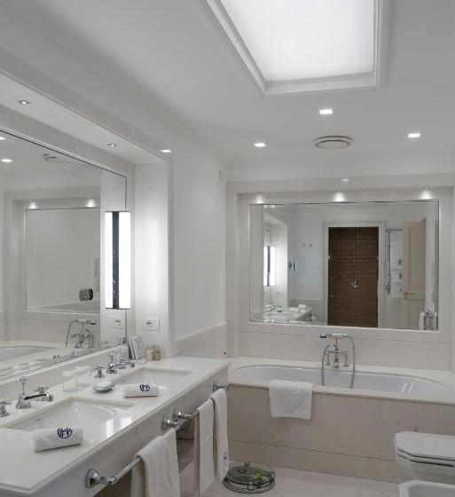 Люкс с Террасой, Grand Hotel Excelsior Vittoria
