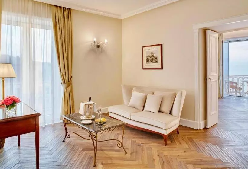 Suite con Terrazza, Grand Hotel Excelsior Vittoria