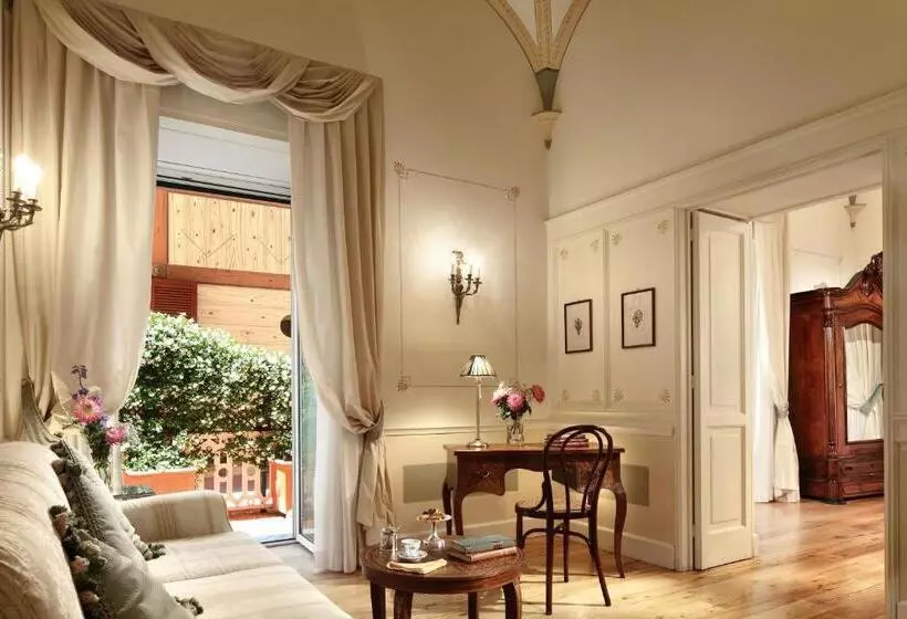 Suite con Terrazza, Grand Hotel Excelsior Vittoria