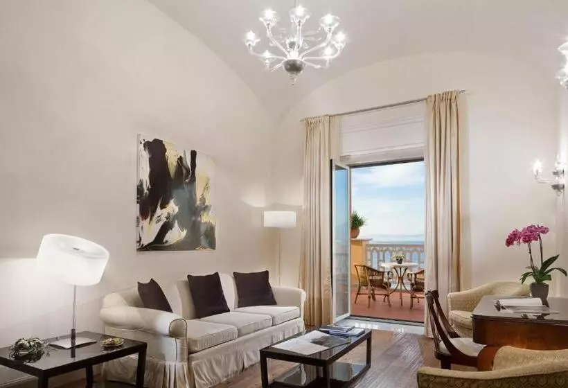 Suite con Terrazza, Grand Hotel Excelsior Vittoria