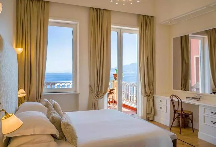 Junior Suite Deluxe Vista Mare, Grand Hotel Excelsior Vittoria