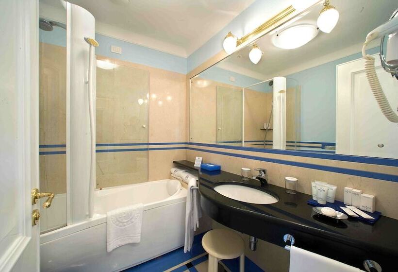 디럭스 주니어 스위트 바다 전망, Grand Hotel Excelsior Vittoria