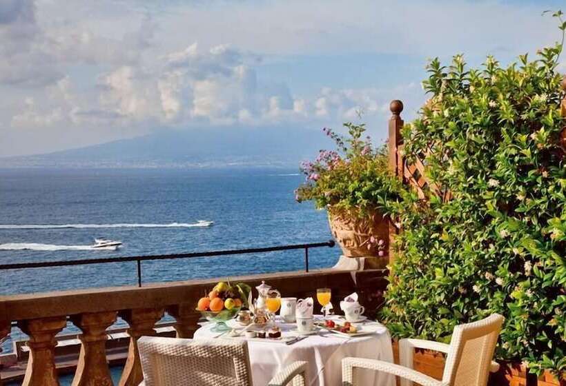 디럭스 주니어 스위트 바다 전망, Grand Hotel Excelsior Vittoria