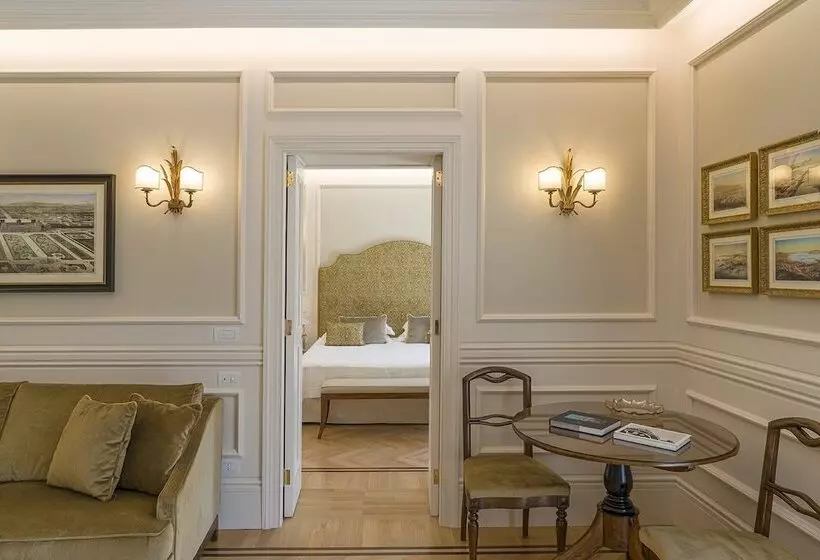 Junior Suite Vista Giardino, Grand Hotel Excelsior Vittoria