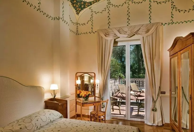 Junior Suite Vista Giardino, Grand Hotel Excelsior Vittoria