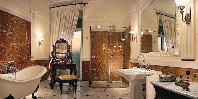 Люкс, Grand Hotel Excelsior Vittoria
