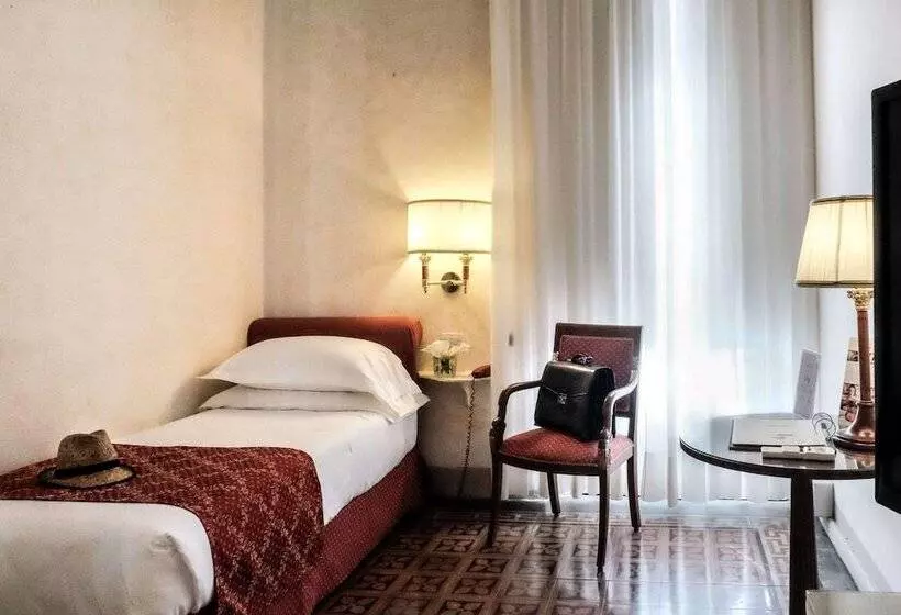Classic Yhden Hengen Huone, Grand Hotel Royal