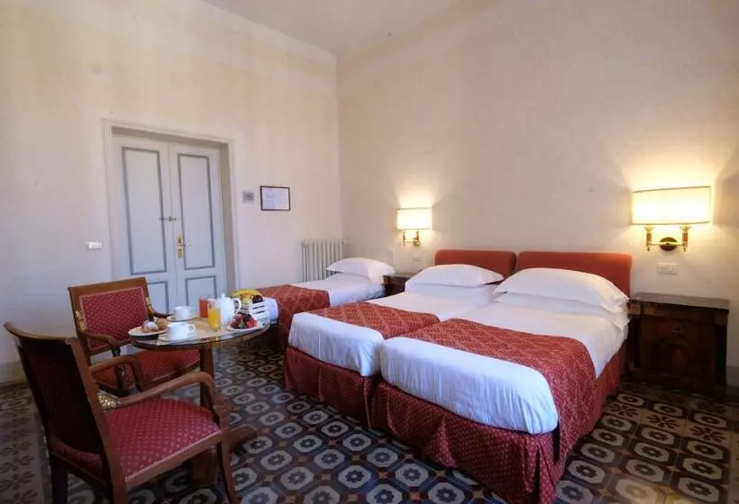 Classic Kolmen Hengen Huone, Grand Hotel Royal