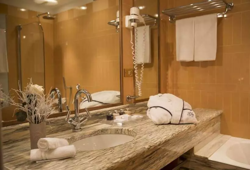 コンフォートルーム, Grand Hotel Terme Sirmione