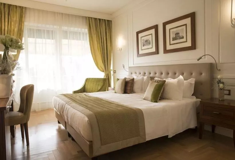 Superior room with lake view, Grand Hotel Terme Sirmione