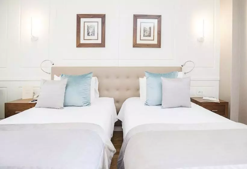 Superior room with lake view, Grand Hotel Terme Sirmione