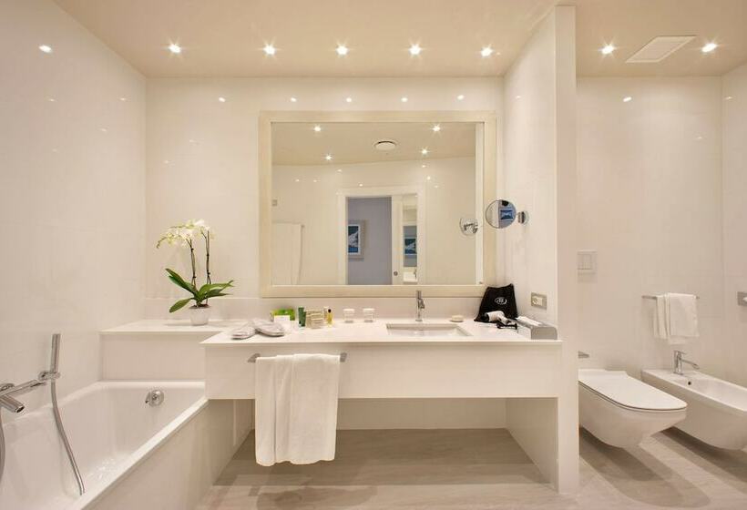 바다전망 이그제큐티브 룸, Hilton Sorrento Palace