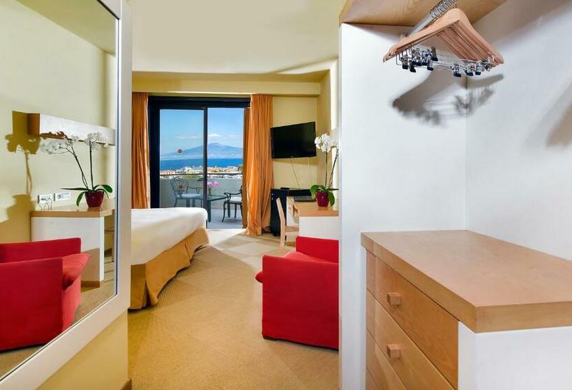 스탠다드 룸 킹사이즈 침대, Hilton Sorrento Palace