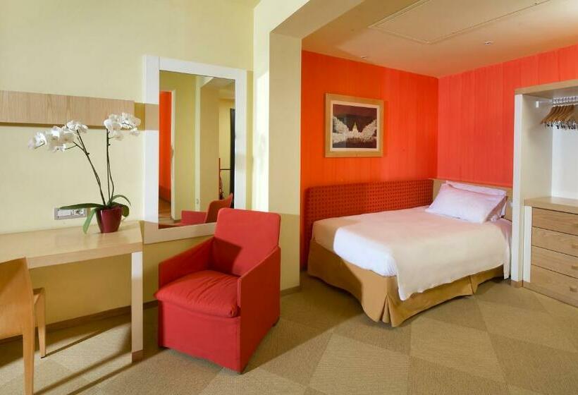 Семейный Номер, Hilton Sorrento Palace