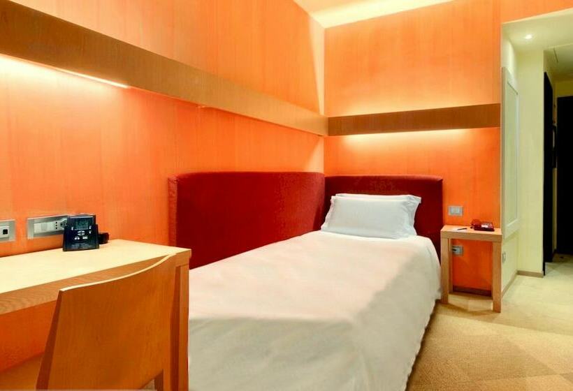 침실 별도 스탠다드 싱글 룸, Hilton Sorrento Palace