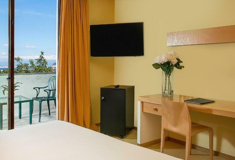 패밀리 룸 바다 전망, Hilton Sorrento Palace