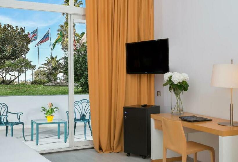 패밀리 룸 가든 전망, Hilton Sorrento Palace