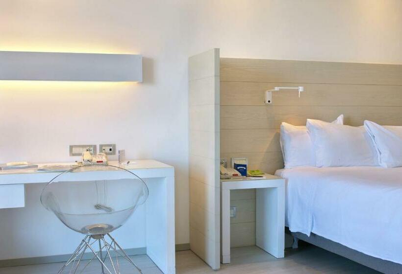 스탠다드 룸 킹사이즈 침대, Hilton Sorrento Palace