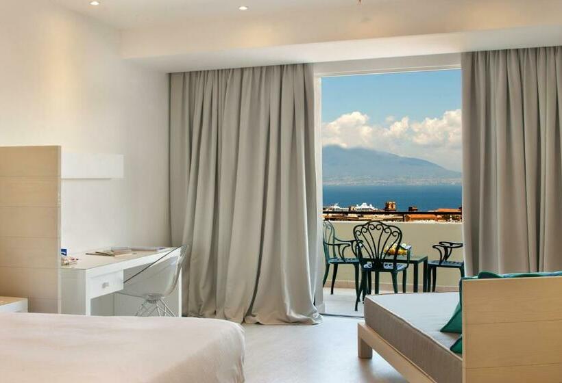 바다 전망 디럭스 3인룸, Hilton Sorrento Palace