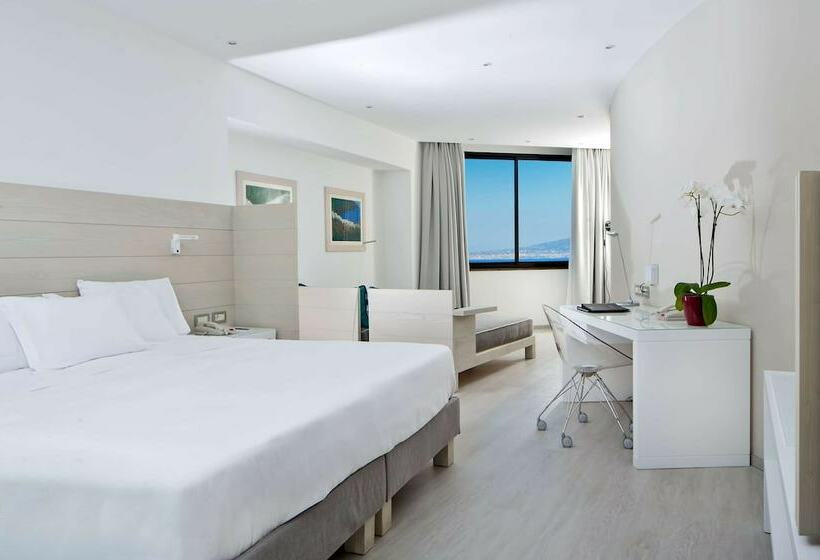 Четырехместный Номер Deluxe, Hilton Sorrento Palace