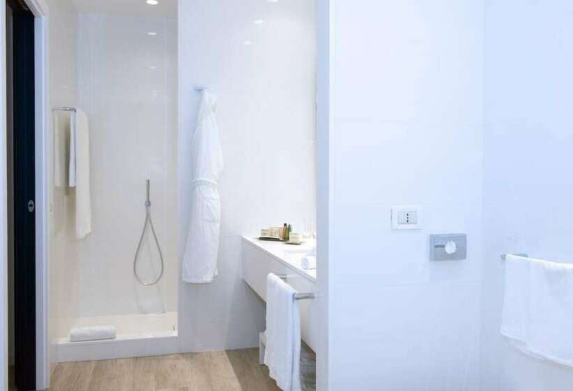 이그제큐티브 4인 룸, Hilton Sorrento Palace