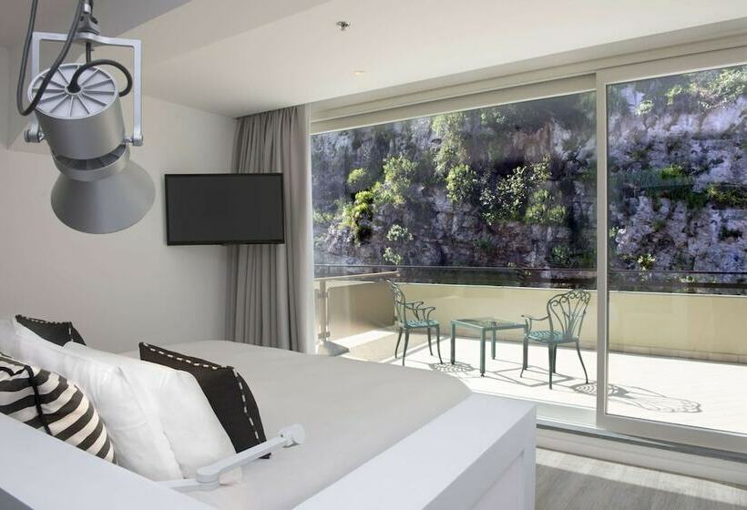 수피리어 트리플 룸, Hilton Sorrento Palace