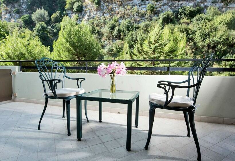 수피리어 트리플 룸, Hilton Sorrento Palace