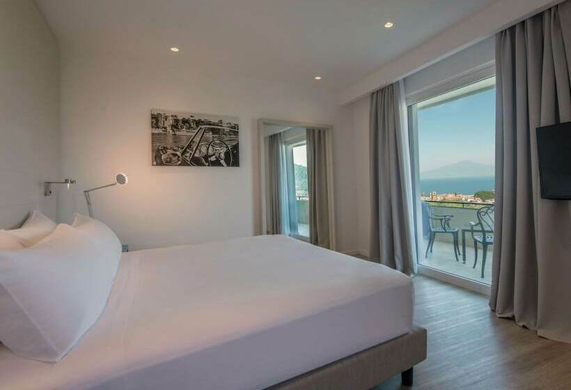 Полулюкс Вид на Море, Hilton Sorrento Palace