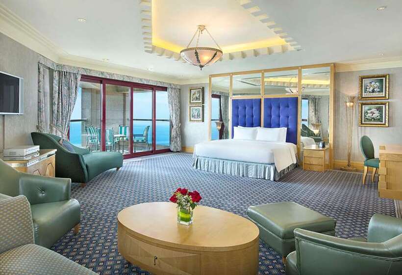 이그제큐티브 스위트 킹침대, Hilton Sorrento Palace