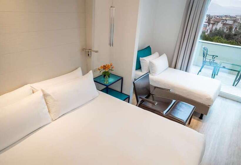 수피리어 트리플룸 바다 전망, Hilton Sorrento Palace