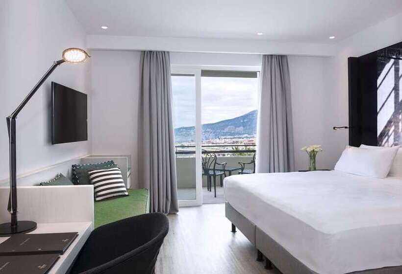 수피리어 트리플룸 바다 전망, Hilton Sorrento Palace