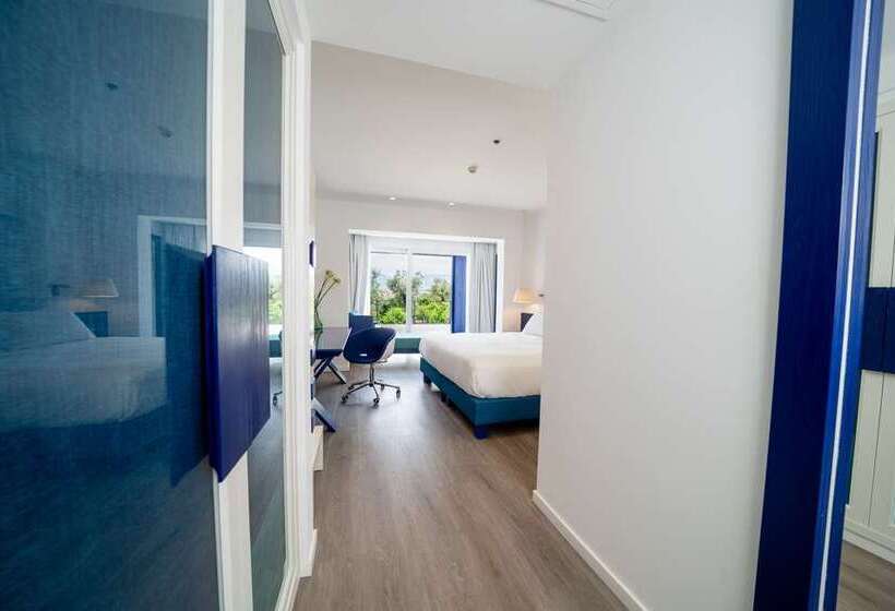 수피리어 트리플 룸, Hilton Sorrento Palace