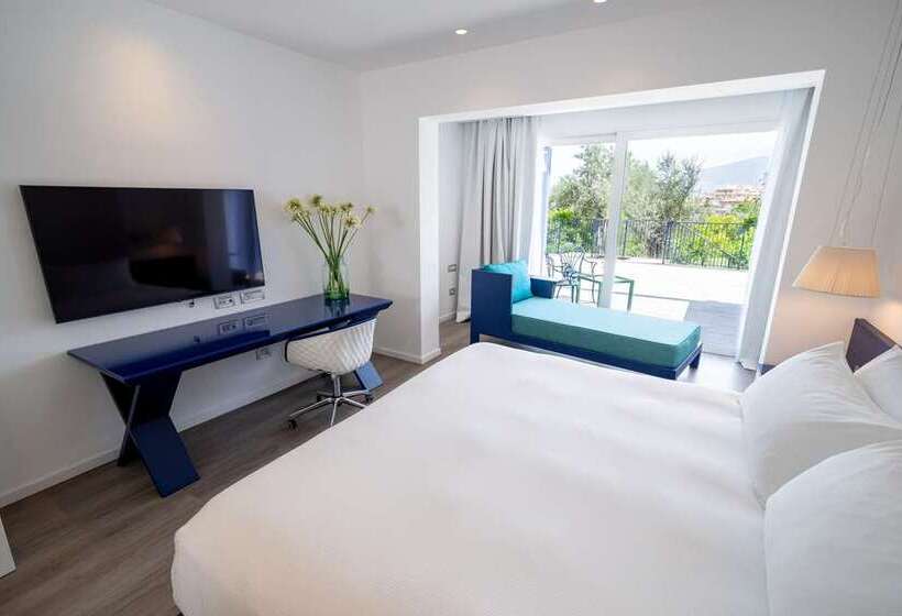 수피리어 트리플 룸, Hilton Sorrento Palace