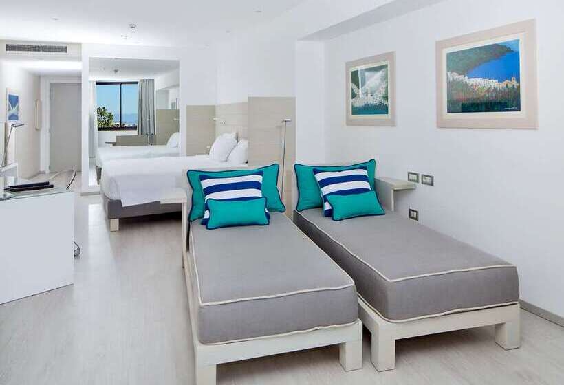 디럭스 4인 룸, Hilton Sorrento Palace